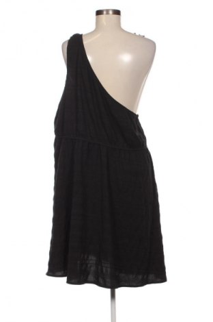 Sukienka SHEIN, Rozmiar 3XL, Kolor Czarny, Cena 95,99 zł