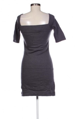 Kleid Sisley, Größe M, Farbe Grau, Preis 56,99 €