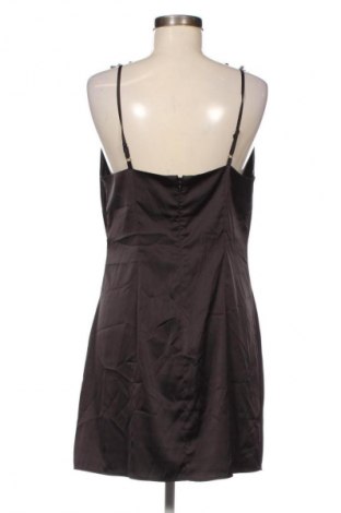 Kleid Stradivarius, Größe L, Farbe Schwarz, Preis € 20,99