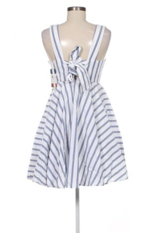 Рокля Tommy Jeans, Размер M, Цвят Многоцветен, Цена 157,99 лв.