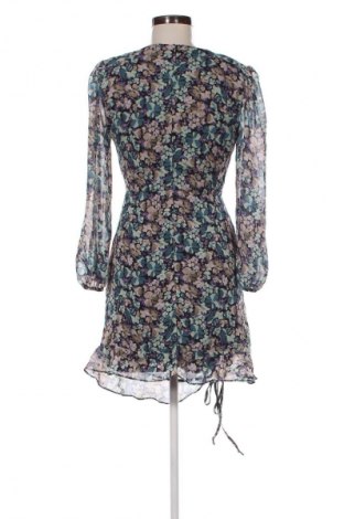 Kleid Trendyol, Größe M, Farbe Mehrfarbig, Preis 33,99 €