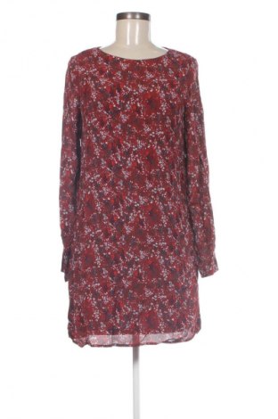 Рокля Vero Moda, Размер S, Цвят Многоцветен, Цена 27,99 лв.