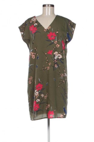 Рокля Vero Moda, Размер M, Цвят Многоцветен, Цена 27,99 лв.