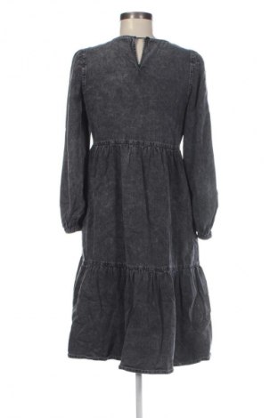 Šaty  Vero Moda, Velikost S, Barva Šedá, Cena  319,00 Kč