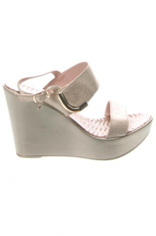 Sandalen Carinii, Größe 36, Farbe Golden, Preis € 45,52