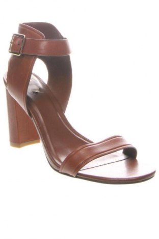 Sandalen Cole Haan, Größe 39, Farbe Braun, Preis 62,36 €