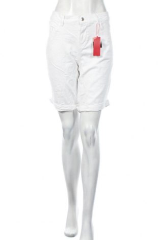 Дамски къс панталон S.Oliver, Размер M, Цвят Бял, 97% памук, 3% еластан, Цена 19,80 лв.