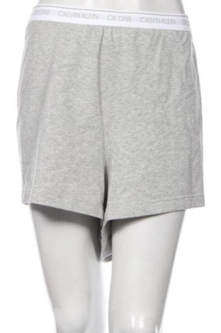 Piżama
 Calvin Klein Sleepwear, Rozmiar 3XL, Kolor Szary, 57% bawełna, 38% poliester, 5% elastyna, Cena 94,76 zł