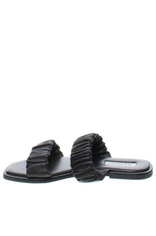 Papuci Inuovo, Mărime 39, Culoare Negru, Preț 407,89 Lei
