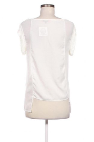 Дамска блуза Bershka, Размер S, Цвят Бял, Цена 10,83 лв.