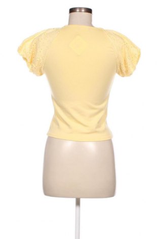 Γυναικεία μπλούζα Bershka, Μέγεθος S, Χρώμα Κίτρινο, Τιμή 9,72 €