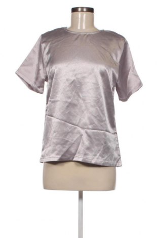 Γυναικεία μπλούζα Boohoo, Μέγεθος M, Χρώμα Ασημί, Τιμή 5,83 €