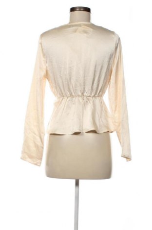 Дамска блуза Boohoo, Размер XS, Цвят Бежов, Цена 4,75 лв.