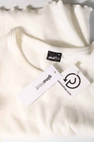 Γυναικεία μπλούζα Gina Tricot, Μέγεθος M, Χρώμα Λευκό, Τιμή 4,74 €