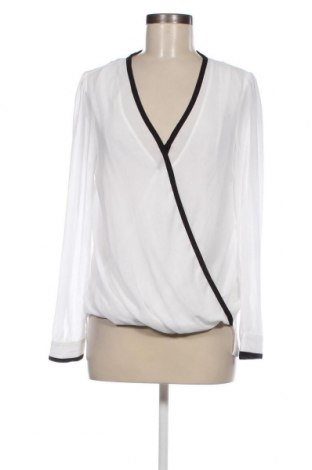 Γυναικεία μπλούζα H&M, Μέγεθος M, Χρώμα Λευκό, Τιμή 11,75 €