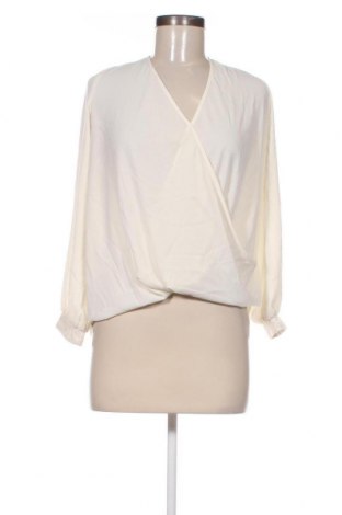 Дамска блуза Lipsy London, Размер M, Цвят Екрю, Цена 11,40 лв.