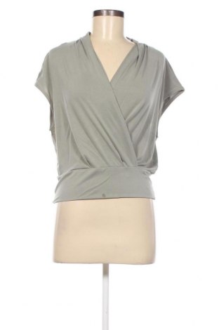 Дамска блуза ONLY, Размер M, Цвят Зелен, Цена 9,20 лв.