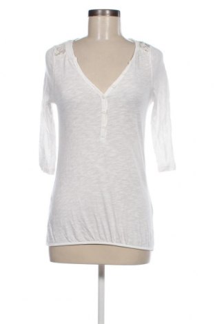 Дамска блуза ONLY, Размер XS, Цвят Бял, Цена 5,00 лв.