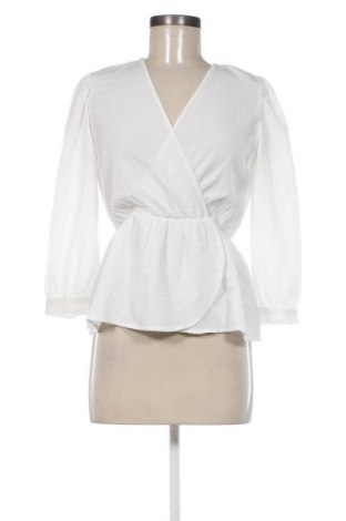 Дамска блуза ONLY, Размер S, Цвят Бял, Цена 3,00 лв.