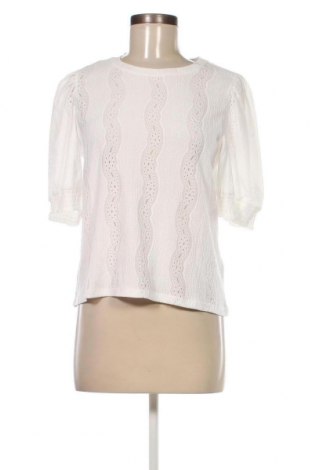 Дамска блуза Pieces, Размер M, Цвят Бял, Цена 16,10 лв.