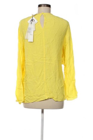 Дамска блуза Second Female, Размер S, Цвят Жълт, Цена 48,60 лв.