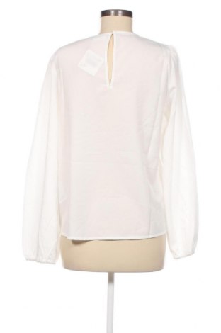 Дамска блуза VILA, Размер M, Цвят Бял, Цена 13,80 лв.