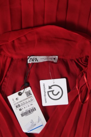 Damen Shirt Zara, Größe XS, Farbe Rot, Preis 22,40 €