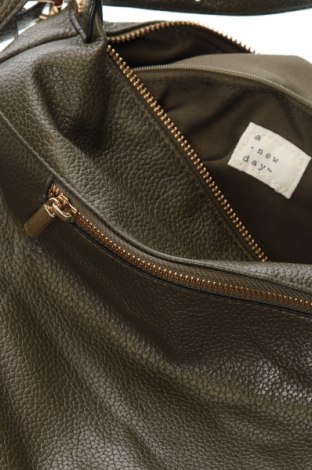 Дамска чанта A New Day, Цвят Зелен, Цена 13,49 лв.