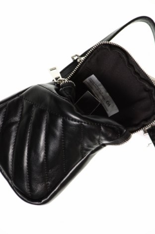 Дамска чанта C&A, Цвят Черен, Цена 13,68 лв.