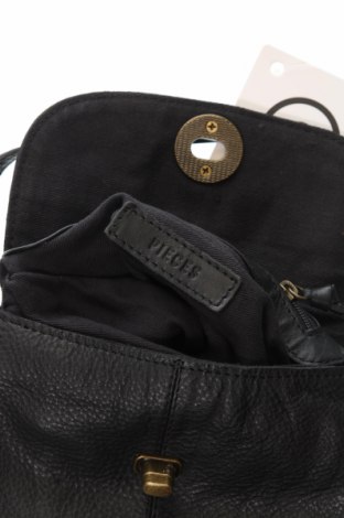 Γυναικεία τσάντα Pieces, Χρώμα Μαύρο, Τιμή 79,38 €