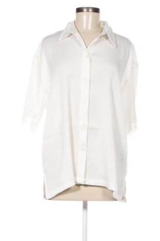 Дамска риза Monki, Размер M, Цвят Бял, Цена 19,60 лв.