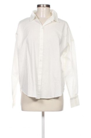 Дамска риза Pieces, Размер XS, Цвят Бял, Цена 9,66 лв.