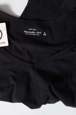 Дамска тениска Abercrombie & Fitch, Размер S, Цвят Черен, Цена 62,00 лв.