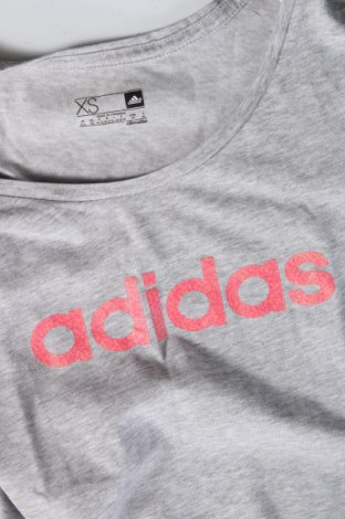 Γυναικείο t-shirt Adidas, Μέγεθος XS, Χρώμα Γκρί, Τιμή 19,18 €