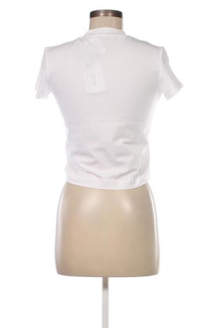 Γυναικείο t-shirt Guess, Μέγεθος M, Χρώμα Λευκό, Τιμή 37,11 €