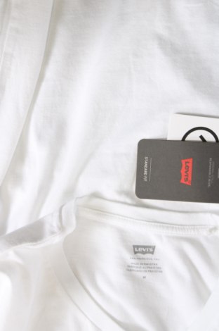 Γυναικείο t-shirt Levi's, Μέγεθος M, Χρώμα Λευκό, Τιμή 27,17 €