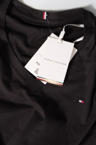 Γυναικείο t-shirt Tommy Hilfiger, Μέγεθος L, Χρώμα Μαύρο, Τιμή 39,69 €