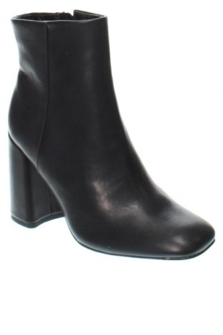 Botine de damă Madden Girl, Mărime 36, Culoare Negru, Preț 164,99 Lei