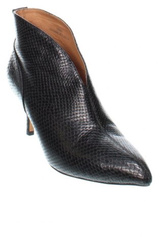 Γυναικεία μποτάκια Shoe The Bear, Μέγεθος 40, Χρώμα Μαύρο, Τιμή 61,47 €