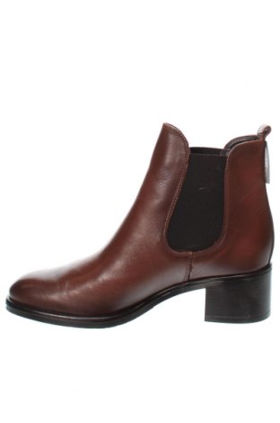 Botine de damă Tamaris, Mărime 41, Culoare Maro, Preț 305,53 Lei