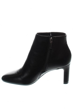 Botine de damă Tamaris, Mărime 39, Culoare Negru, Preț 115,13 Lei