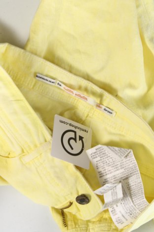 Damskie jeansy Bershka, Rozmiar S, Kolor Żółty, Cena 34,00 zł