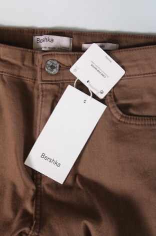 Női farmernadrág Bershka, Méret XS, Szín Barna, Ár 6 475 Ft