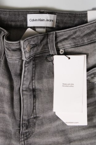 Dámske džínsy  Calvin Klein Jeans, Veľkosť M, Farba Sivá, Cena  29,19 €