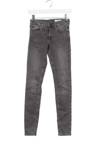 Γυναικείο Τζίν Cross Jeans, Μέγεθος M, Χρώμα Γκρί, Τιμή 13,99 €