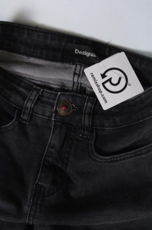 Damskie jeansy Desigual, Rozmiar XXS, Kolor Szary, Cena 123,93 zł