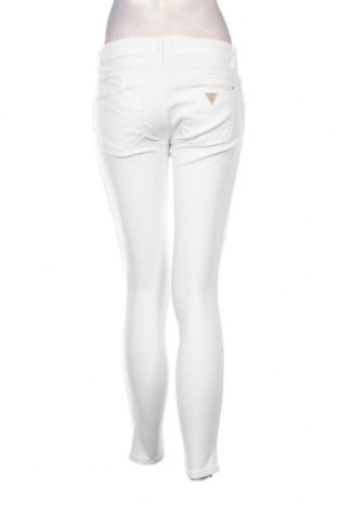 Damen Jeans Guess, Größe M, Farbe Weiß, Preis 88,66 €