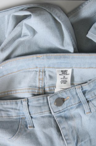 Damskie jeansy H&M, Rozmiar S, Kolor Niebieski, Cena 34,01 zł