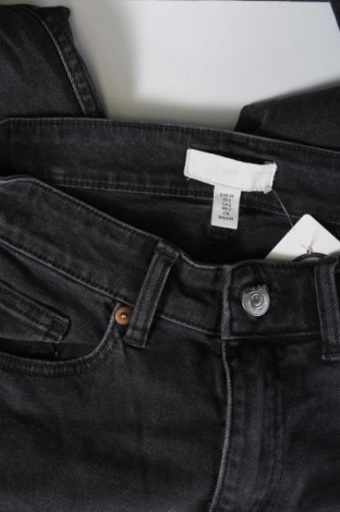 Damskie jeansy H&M, Rozmiar XS, Kolor Czarny, Cena 67,41 zł