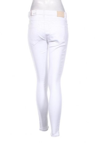 Dámske džínsy  ONLY, Veľkosť M, Farba Biela, Cena  16,27 €